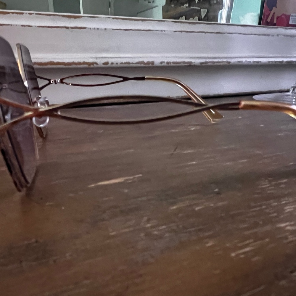 Chic Gold and Brown Sunglasses - Picture 7 of 7